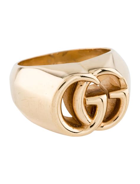 gucci signet ring